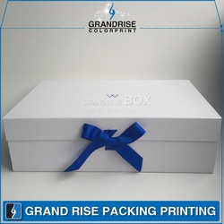 白色可折叠礼品盒 